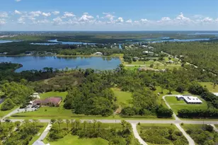 9008 Falcon Ct, Venice, FL 34293 - Photo 1