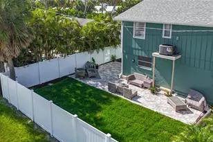 202 Peacock Ln, Holmes Beach, FL 34217 - Photo 35