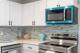 420 Melody Cir, Sarasota, FL 34237 - Photo 11
