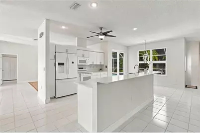 4304 Balmoral Way, Sarasota, FL 34238 - Photo 9