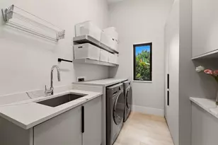 2462 Missara Ln, Sarasota, FL 34231 - Photo 45