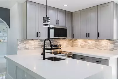 639 Hand Avenue, Sarasota, FL 34232 - Photo 9