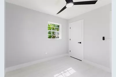 639 Hand Avenue, Sarasota, FL 34232 - Photo 25