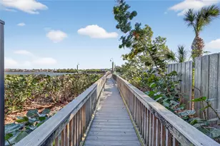 1130 W Peppertree Ln, Sarasota, FL 34242 - Photo 35