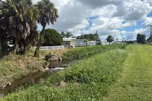 1601 Midlothian St, Sarasota, FL 34234 - Photo 17