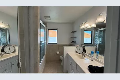 3100 Lake Ridge Drive, Sarasota, FL 34237 - Photo 5