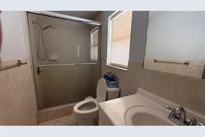 3100 Lake Ridge Drive, Sarasota, FL 34237 - Photo 7