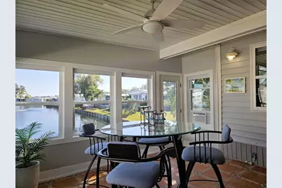 415 Oakwood Boulevard W, Sarasota, FL 34237 - Photo 39