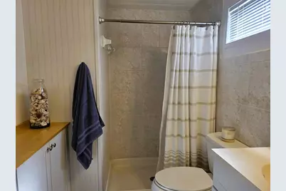 415 Oakwood Boulevard W, Sarasota, FL 34237 - Photo 29