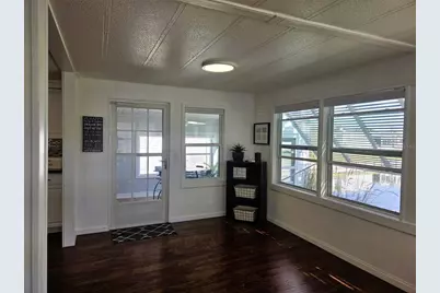 415 Oakwood Boulevard W, Sarasota, FL 34237 - Photo 21