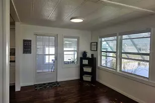 415 Oakwood Blvd W, Sarasota, FL 34237 - Photo 21