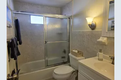 415 Oakwood Boulevard W, Sarasota, FL 34237 - Photo 23