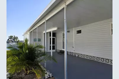 415 Oakwood Boulevard W, Sarasota, FL 34237 - Photo 9