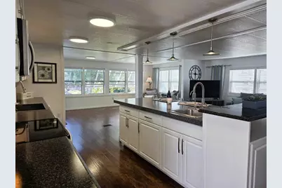 415 Oakwood Boulevard W, Sarasota, FL 34237 - Photo 11