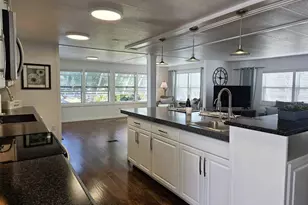 415 Oakwood Blvd W, Sarasota, FL 34237 - Photo 11