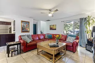 903 Byron Ln, Sarasota, FL 34243 - Photo 5