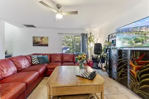 903 Byron Ln, Sarasota, FL 34243 - Photo 7