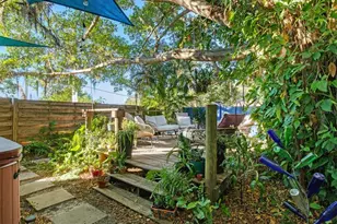 903 Byron Ln, Sarasota, FL 34243 - Photo 35