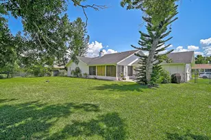 1113 Derian Pl, Nokomis, FL 34275 - Photo 29