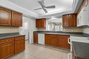 1113 Derian Pl, Nokomis, FL 34275 - Photo 11