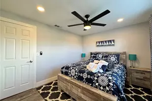 2722 49th Ave W, Bradenton, FL 34207 - Photo 17