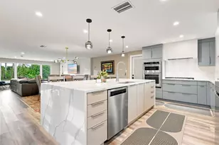 2303 Constitution Blvd, Sarasota, FL 34231 - Photo 19