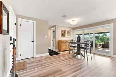 2303 Constitution Boulevard, Sarasota, FL 34231 - Photo 7