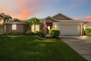 732 Plum Tree Ln, Sarasota, FL 34243 - Photo 1