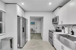 3231 New England St, Sarasota, FL 34231 - Photo 11