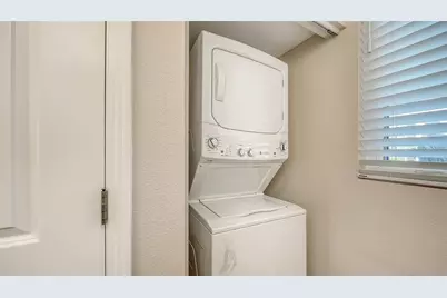 1075 Gulf Of Mexico Drive #303, Longboat Key, FL 34228 - Photo 29
