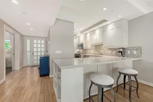 1075 Gulf of Mexico Dr, Longboat Key, FL 34228 - Photo 17