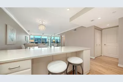 1075 Gulf Of Mexico Drive #303, Longboat Key, FL 34228 - Photo 29
