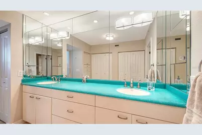 1075 Gulf Of Mexico Drive #303, Longboat Key, FL 34228 - Photo 35