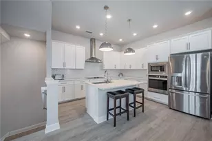 2400 Ezzell Ct, Sarasota, FL 34237 - Photo 5