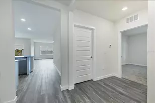 17218 Barnwood Pl, Lakewood Ranch, FL 34211 - Photo 5