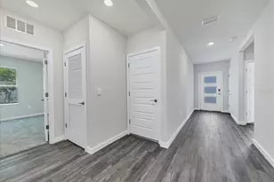 17218 Barnwood Pl, Lakewood Ranch, FL 34211 - Photo 3