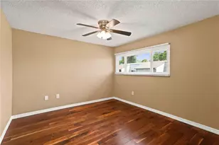 1006 Longfellow Ct, Sarasota, FL 34243 - Photo 33