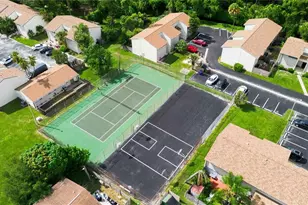 1006 Longfellow Ct, Sarasota, FL 34243 - Photo 55