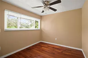 1006 Longfellow Ct, Sarasota, FL 34243 - Photo 21