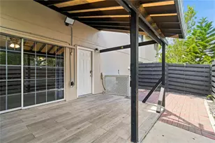1006 Longfellow Ct, Sarasota, FL 34243 - Photo 37