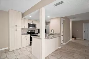 1006 Longfellow Ct, Sarasota, FL 34243 - Photo 17