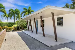 2560 Sunnyside St, Sarasota, FL 34239 - Photo 3