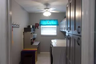1814 Columbine Pl, Sun City Center, FL 33573 - Photo 17