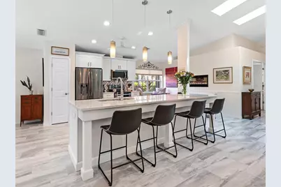 7326 Eleanor Circle, Sarasota, FL 34243 - Photo 3