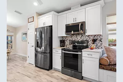 7326 Eleanor Circle, Sarasota, FL 34243 - Photo 19