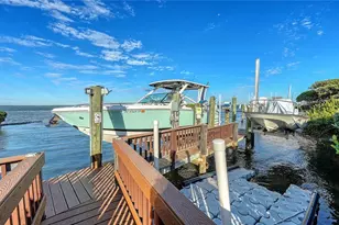 3530 Mistletoe Ln, Longboat Key, FL 34228 - Photo 17