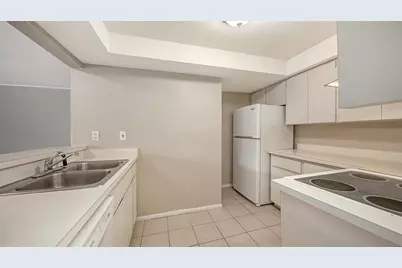 2121 Wood Street #A103, Sarasota, FL 34237 - Photo 9