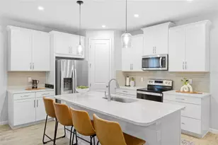 20285 Symphony Pl, Venice, FL 34293 - Photo 7