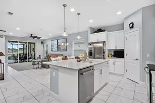 7735 Ridgelake Cir, Bradenton, FL 34203 - Photo 13