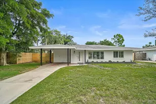 2347 Tangerine Dr, Sarasota, FL 34239 - Photo 3